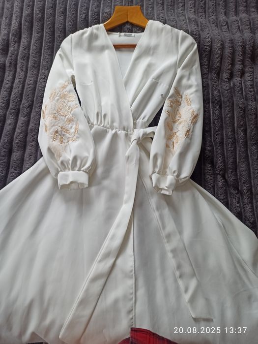 Продам сукню 1000!!!