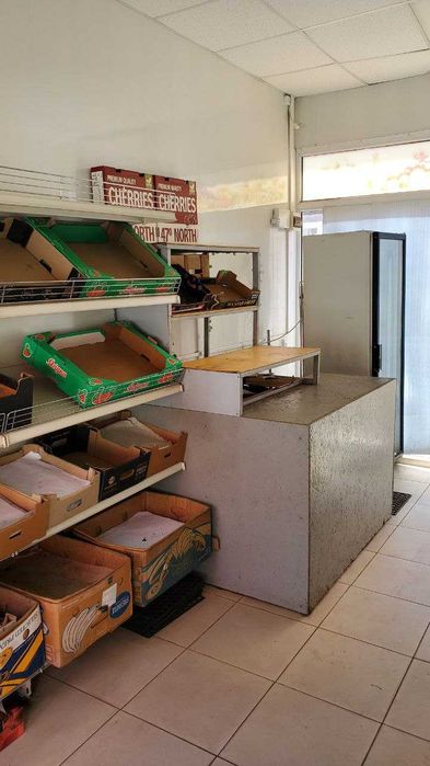 Продам магазин "Овочі та Фрукти" ,м. Харків, метро "Студентська"