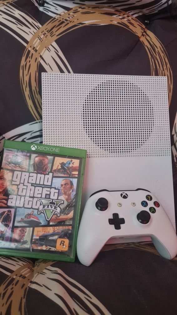 Обмен ноутбук Xbox one s блок сети с GTA 5