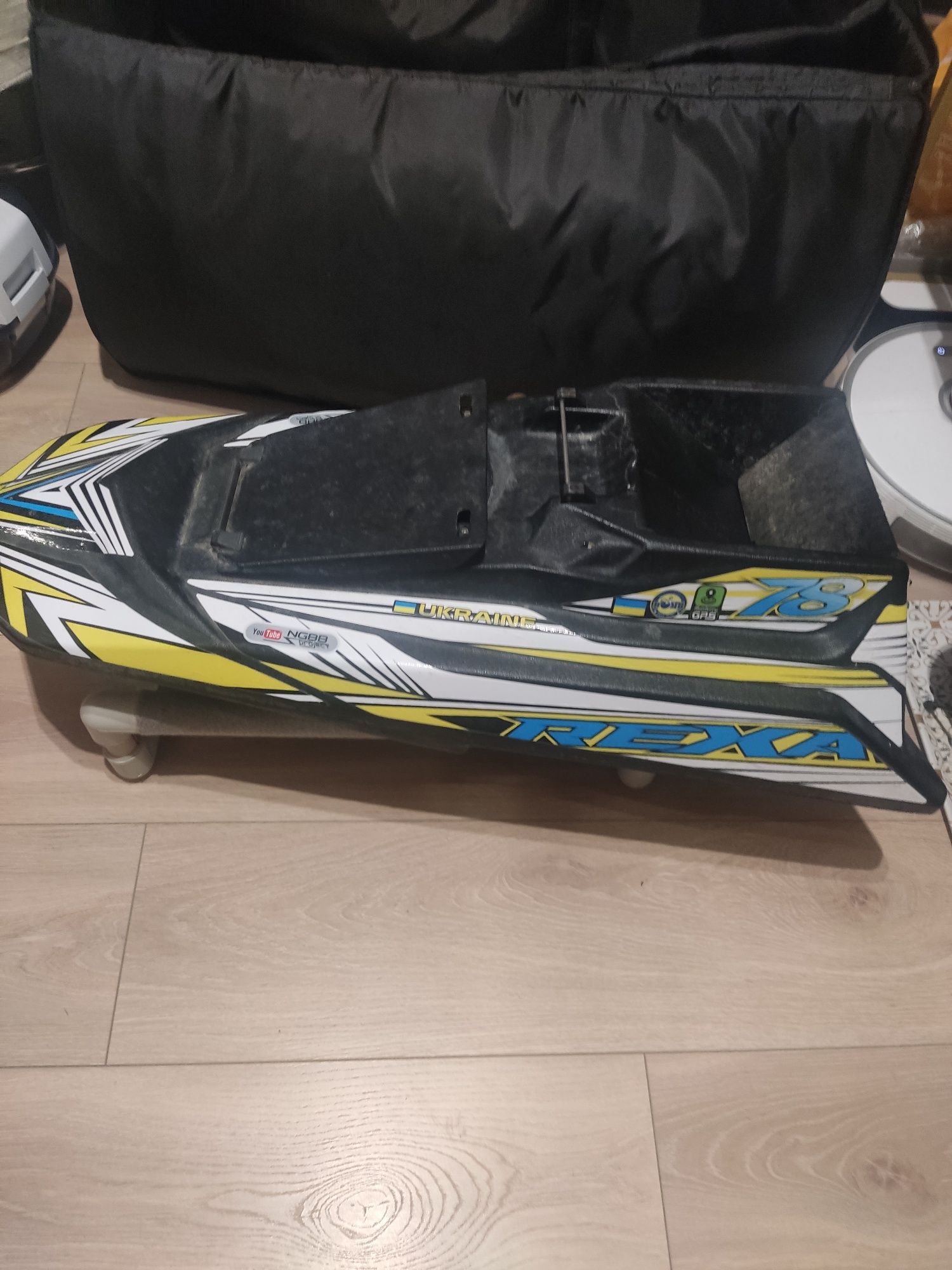 Продам карповий кораблик REXA  з авто пілотом Твін глубиномір