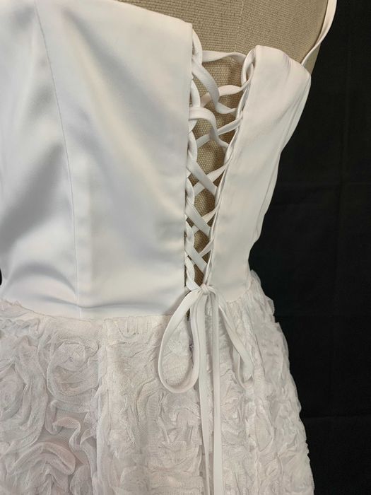 Nowa zjawiskowa krótka sukienka ślubna 40 L Gorset zapasowa panieński