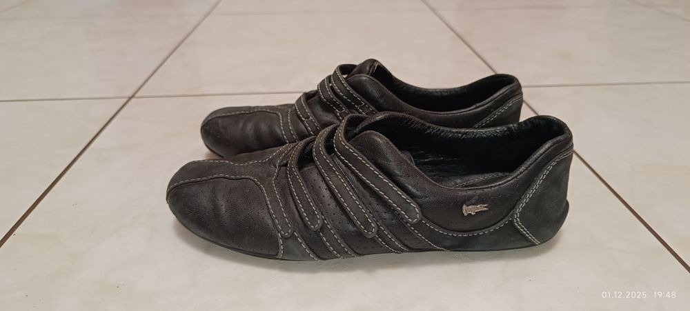 Кросівки унісекс.