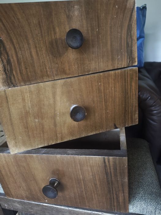 Toaletka, kosmetyczna trzy lustrowa z taboretem