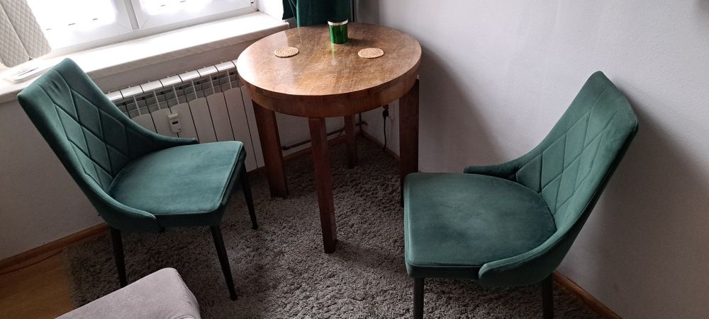 Piękne tapicerowane krzesła fotele Glamour