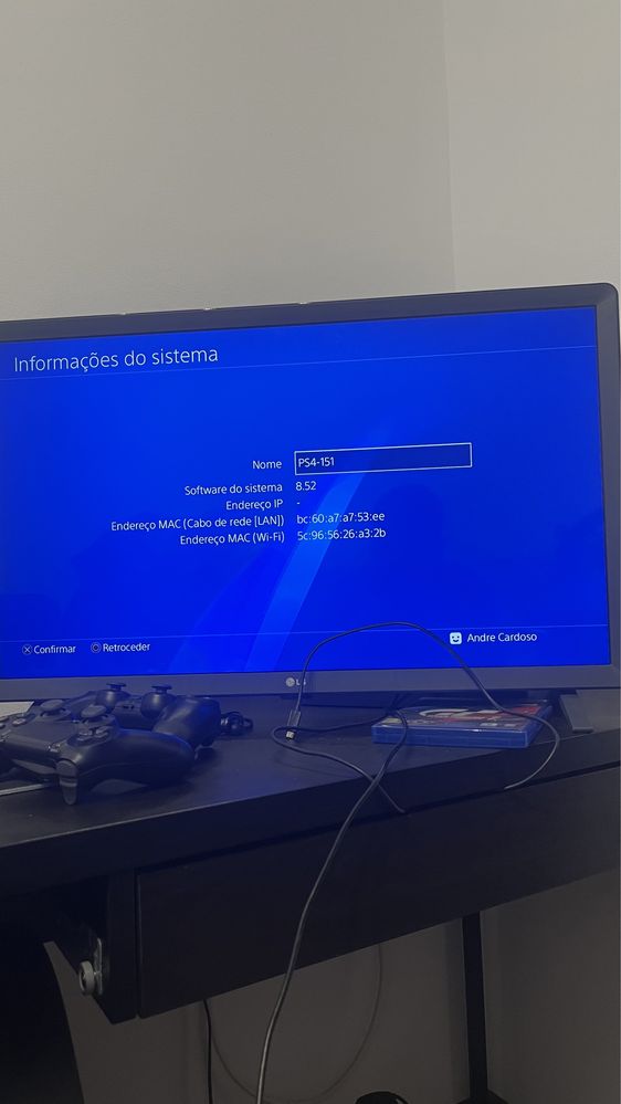 PlayStation 4 slim 1TB  com 1 comandos