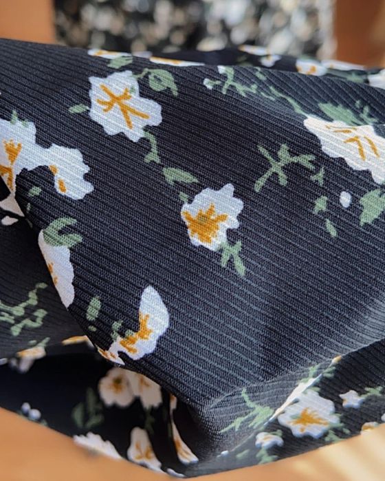 Платье макси с баской и рукавом