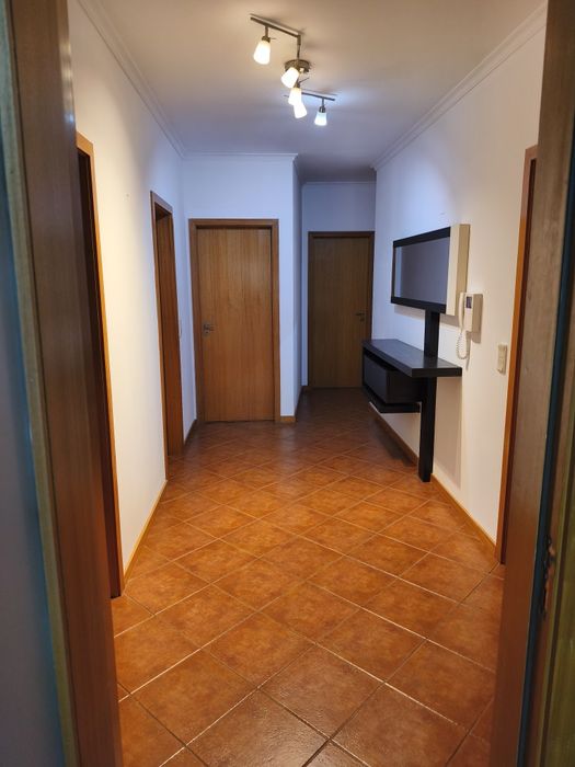 Apartamento T3 com garagem