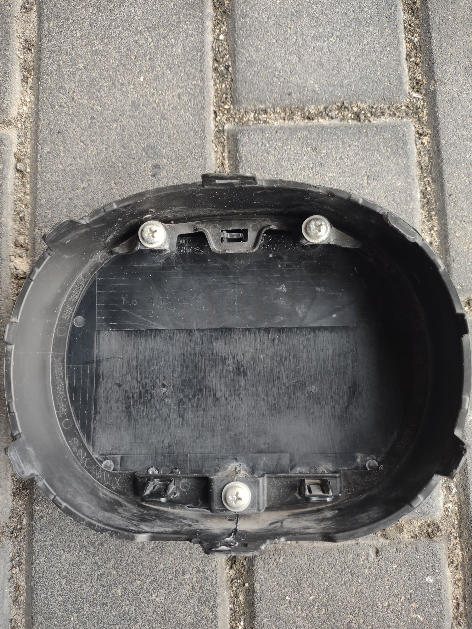 Emblemat, znaczek Mazda CX3 w atrapę pod radar.