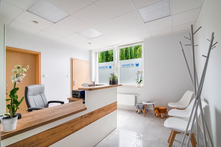 Sufity podwieszane, sufity modułowe, kasetonowe, rockfon owa armstrong