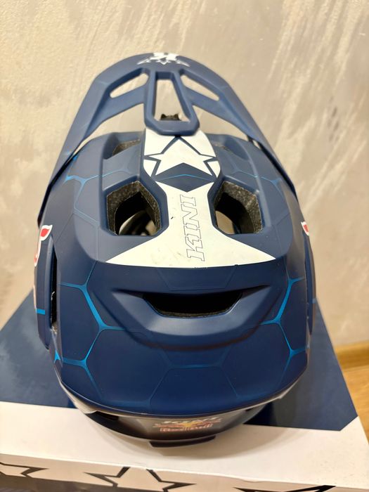 Szczękowy kask na rower MTB Kini Red Bull EC 1.0 niebiesko biały