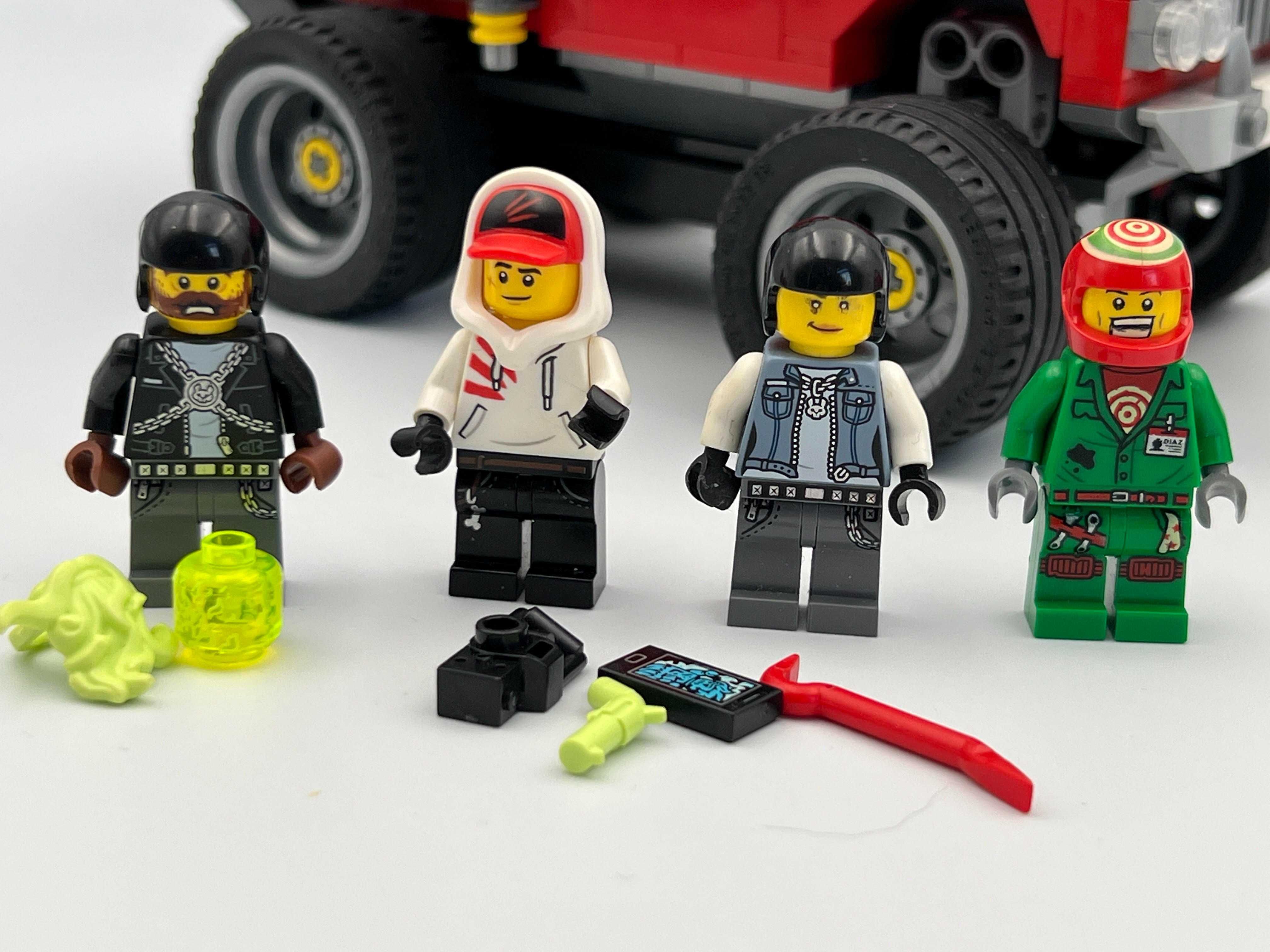 Lego Hidden Side 70421 Samochód kaskaderski El Fuego
z instrukcją