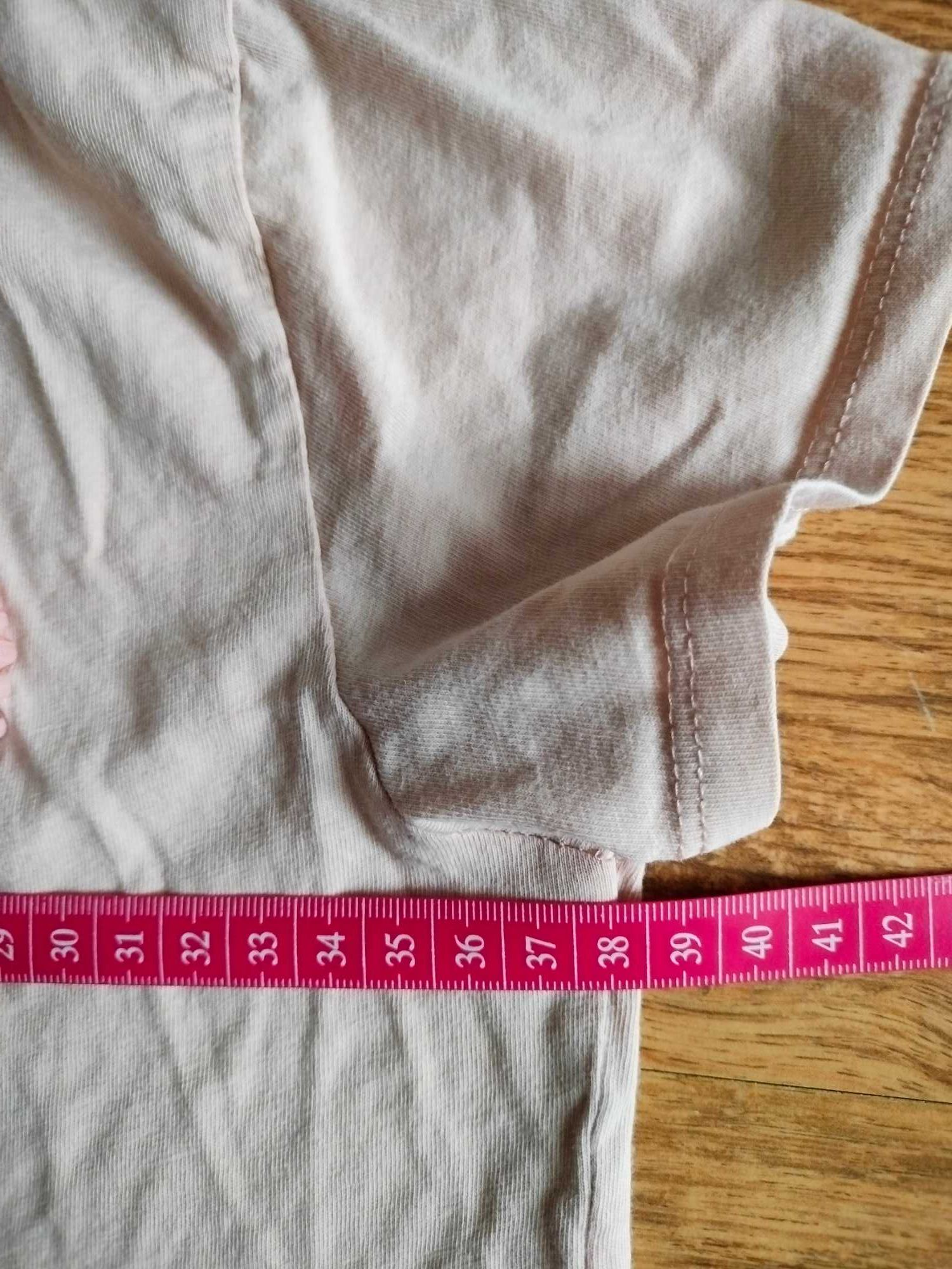 Koszulka H&M 134 cm z dekoracyjnym napisem
