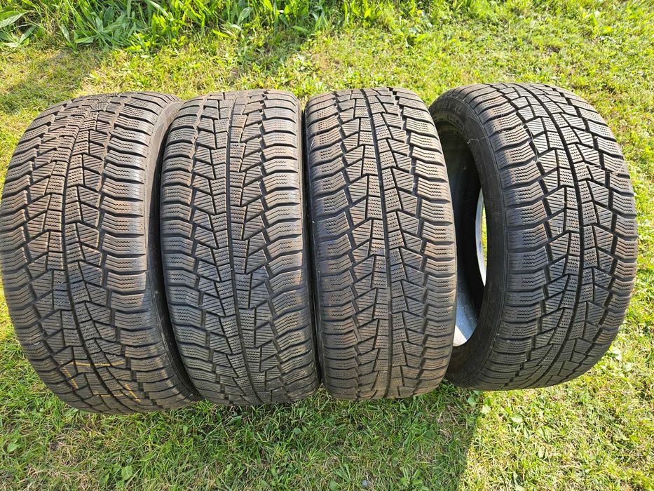 Opony zimowe 225/45 r18 / super stan / zima