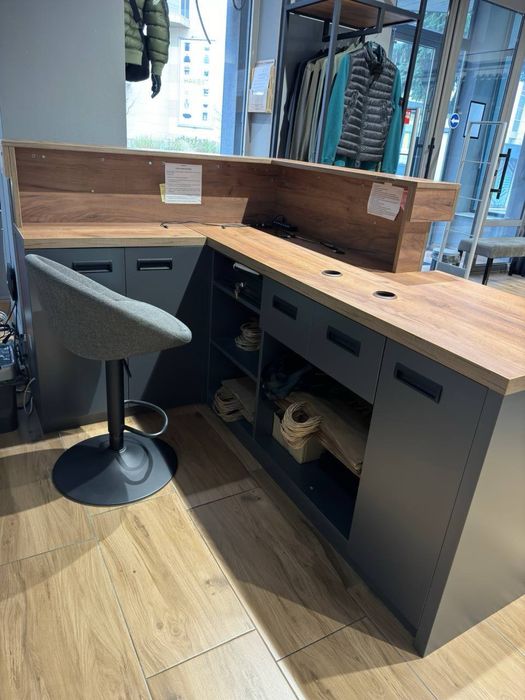 Рецепшн з дерева