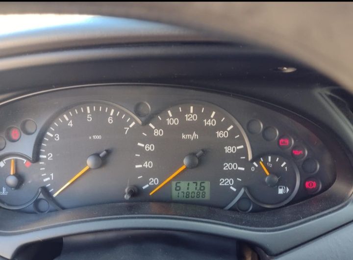 Ford Focus 2004 - poucos kms
