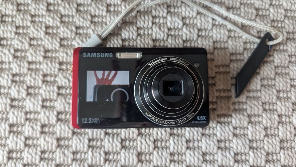 Samsung ST500 CCD Selfie Câmera com dois touchscreens.