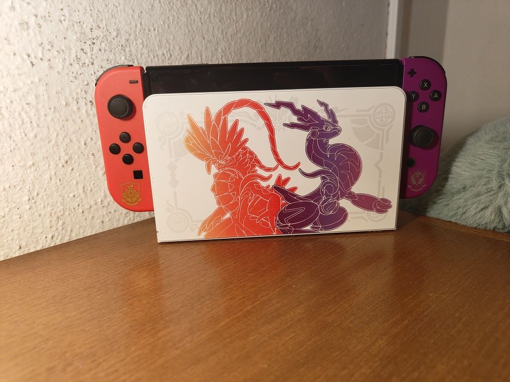 Nintendo Switch oled v2 Scralet&Violet Edition desbloqueada