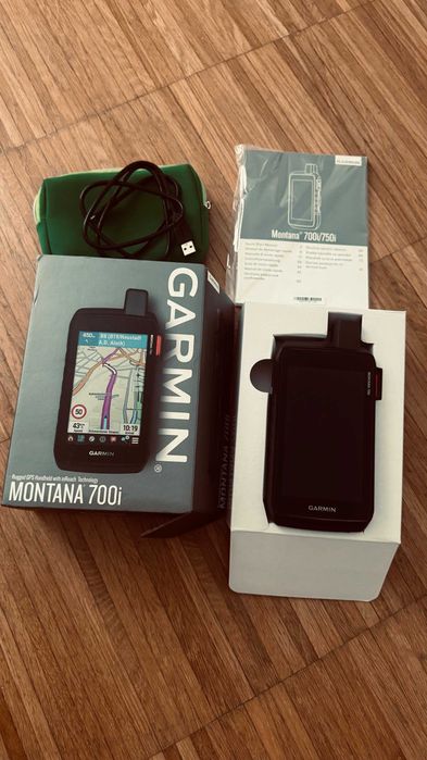 Garmin Montana 700i + Suporte para Moto Original Garmin