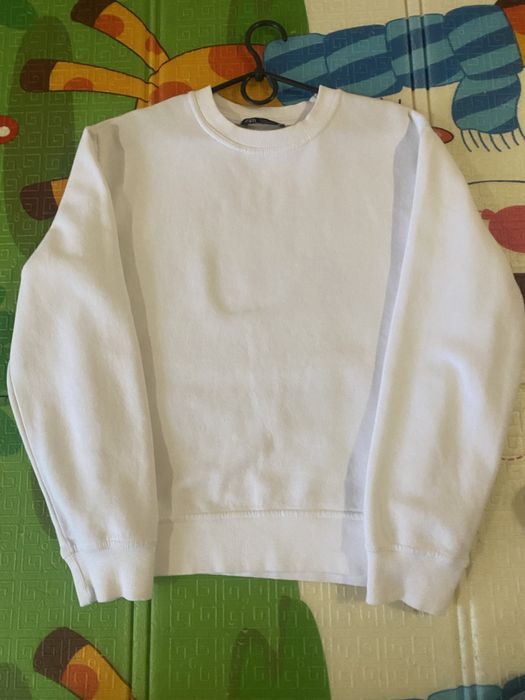 Білий світшот фірми Zara розмір S