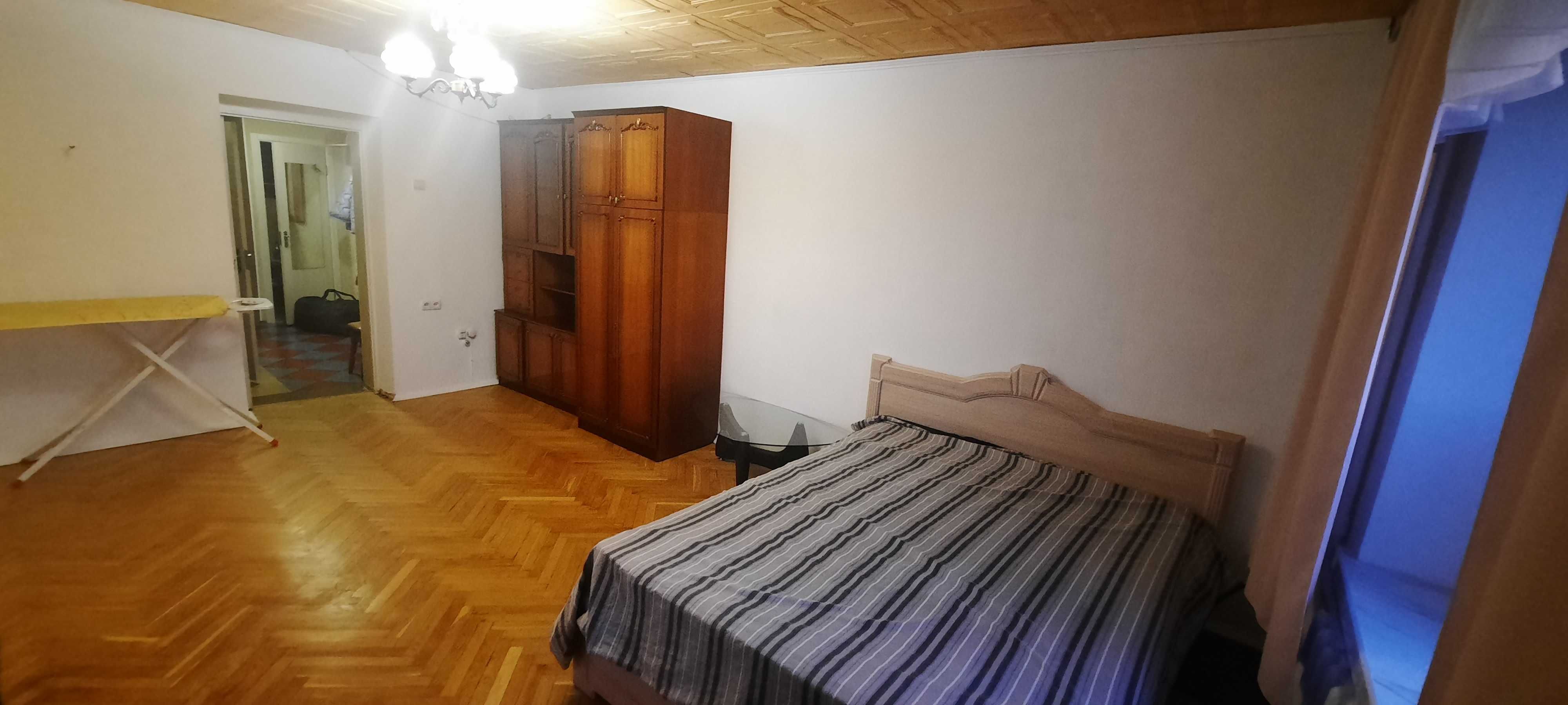 Сдам 2 комн. разд.кв. на Куреневке по ул. Кирриловская  (Фрунзе)