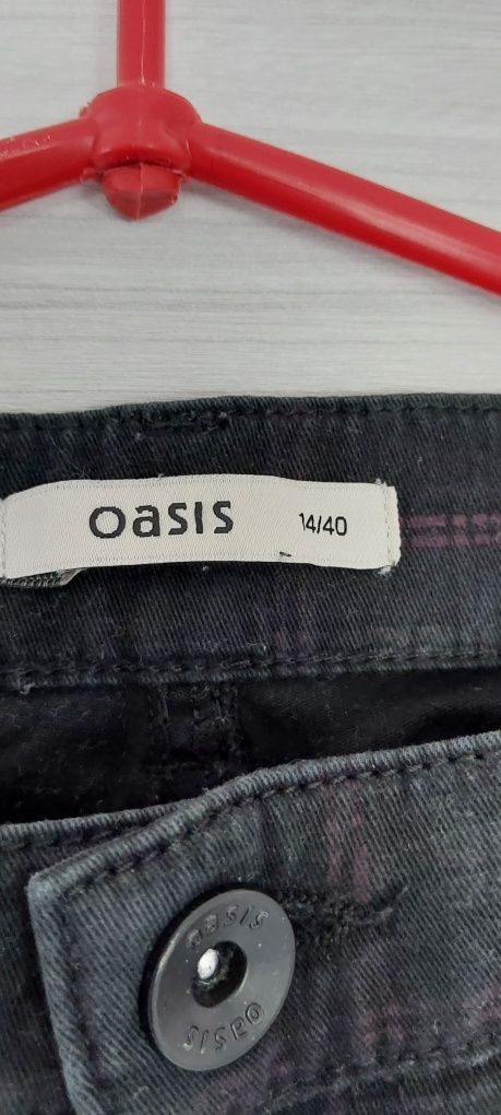 Spodnie w kratke czarne rurki proste L xl oasis jeansy dzinsy bawelna