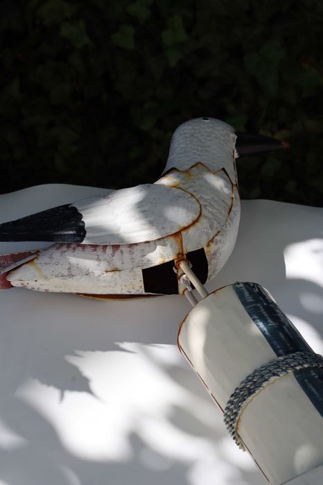 Metalowy ptak figurka do ogrodu Mewa