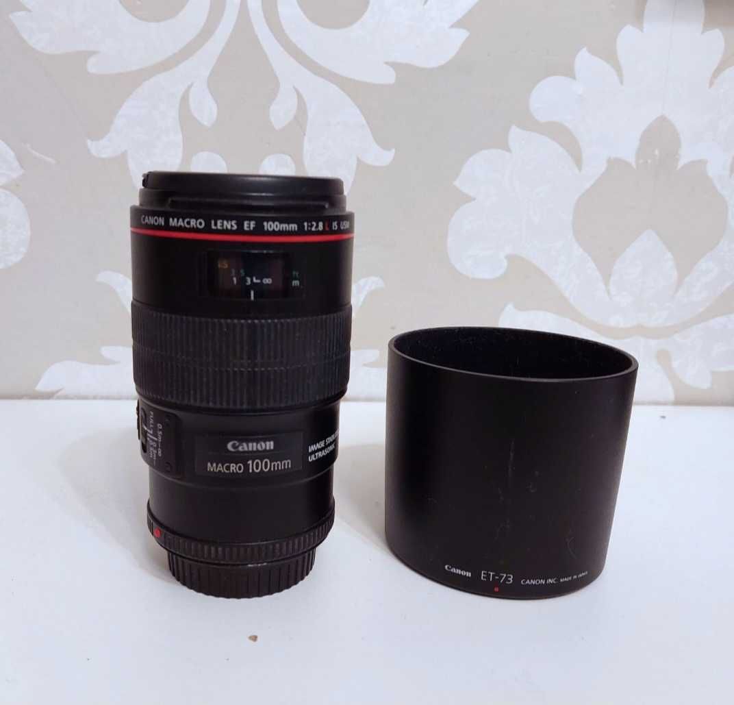 Objektyw  Canon EF 100 mmf/2. 8L.