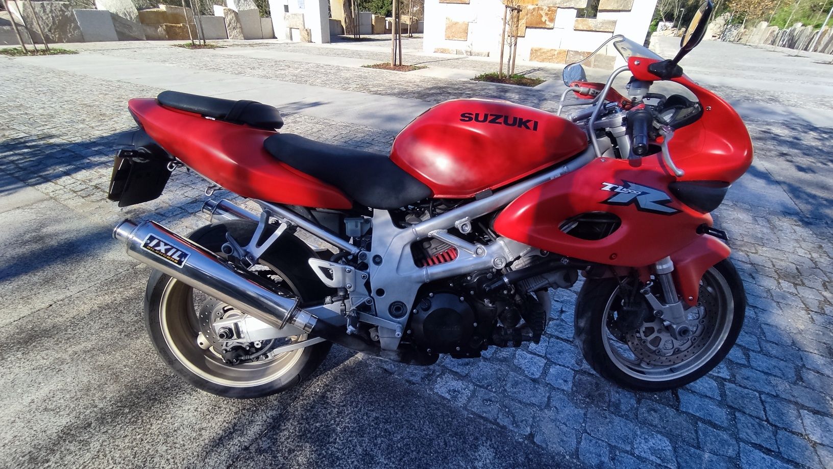Moto Suzuki TL 1000 S