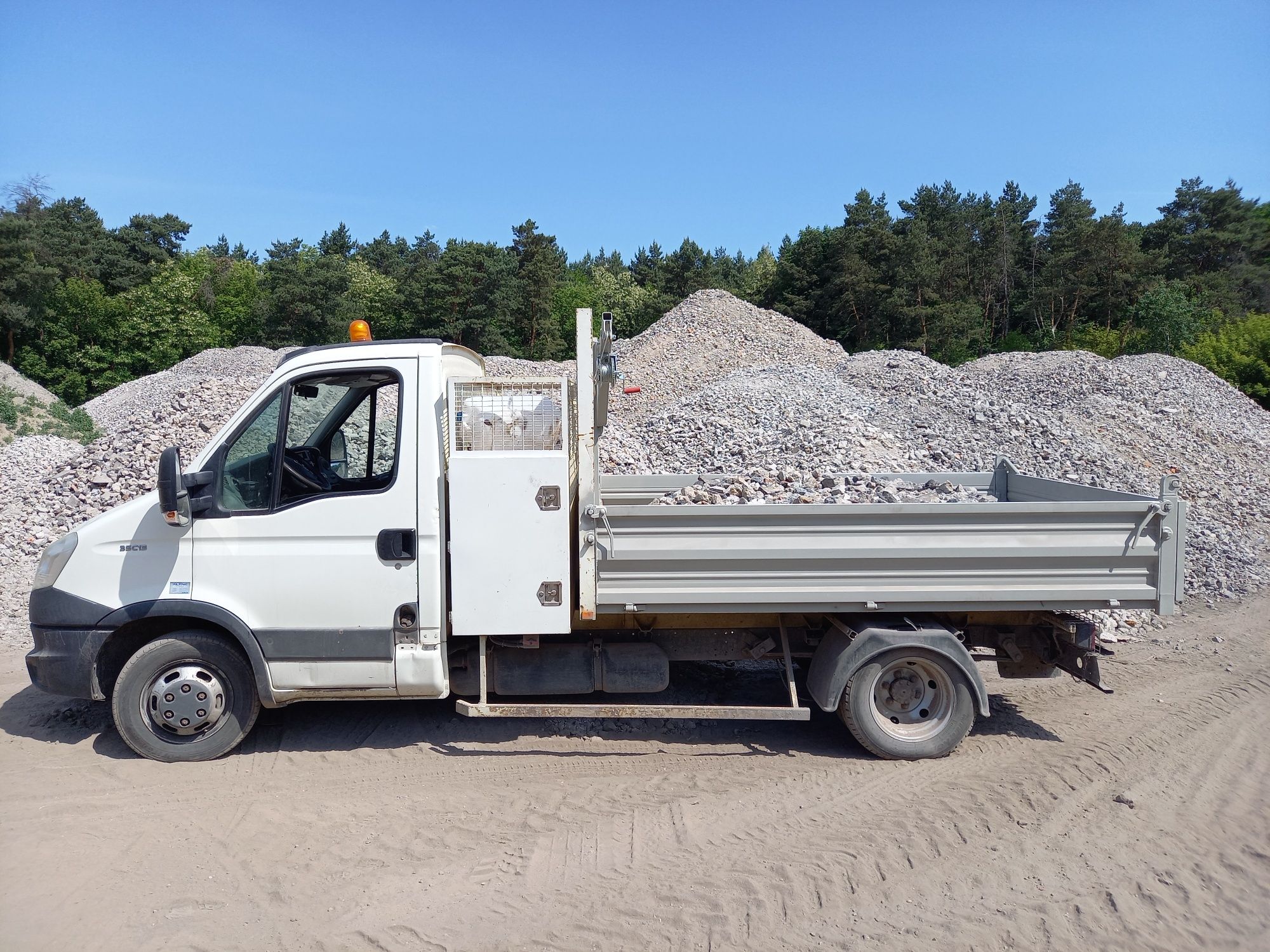 Ziemia piach gruz żwir beton sprzedaż transport