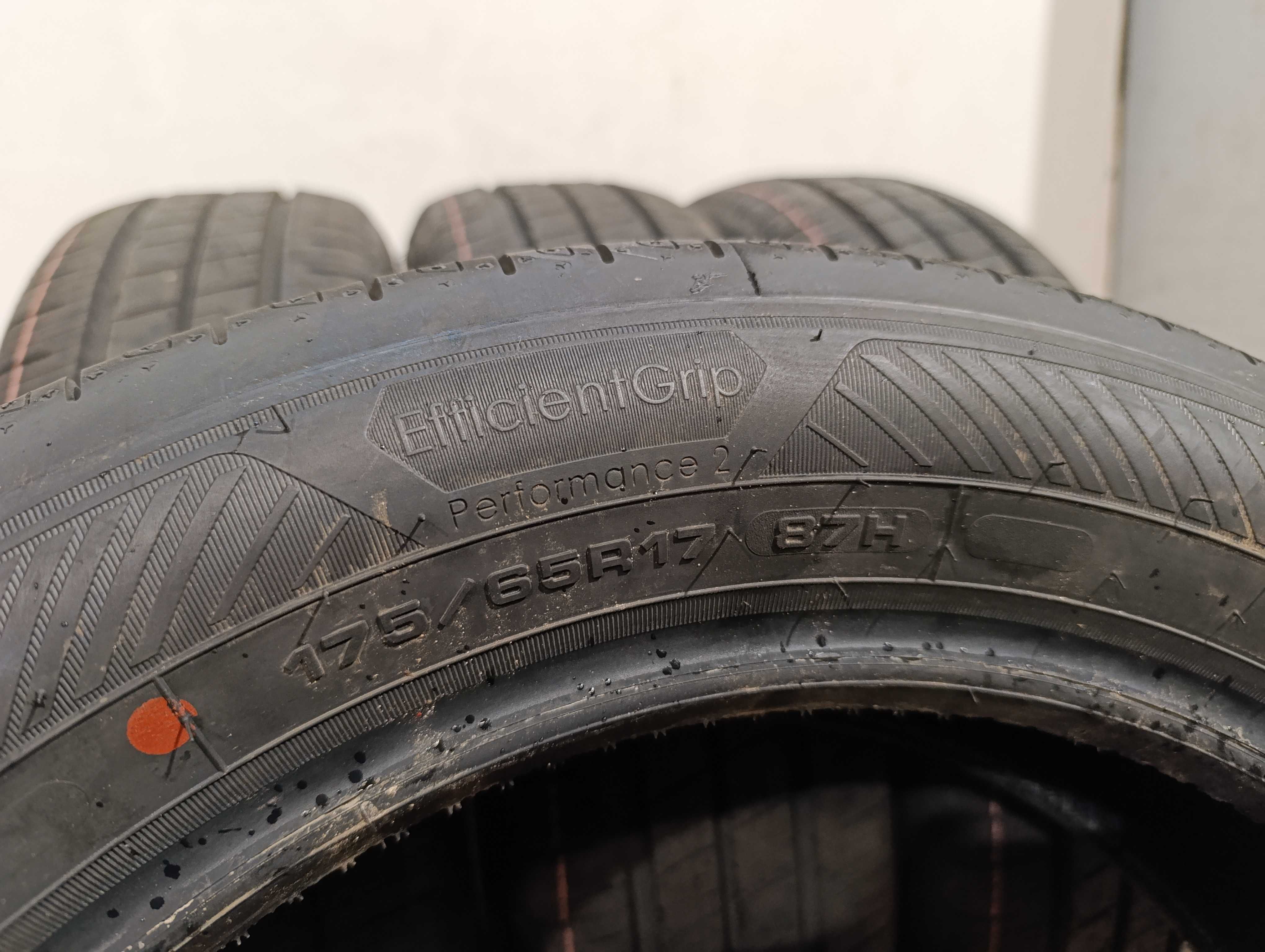 4x 175/65 R17 87H Goodyear Efficient Grip Performance2 2024 7,6mm DEMO