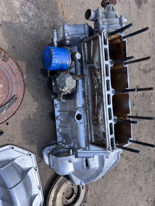 Змз 402 Волга Газель Уаз двигун головка блок