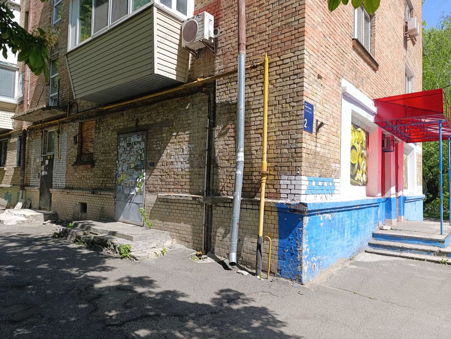 Фасад 90=45+45 м2 торгівлю сервіс 4 вхідні групи Глушка Шевченківський