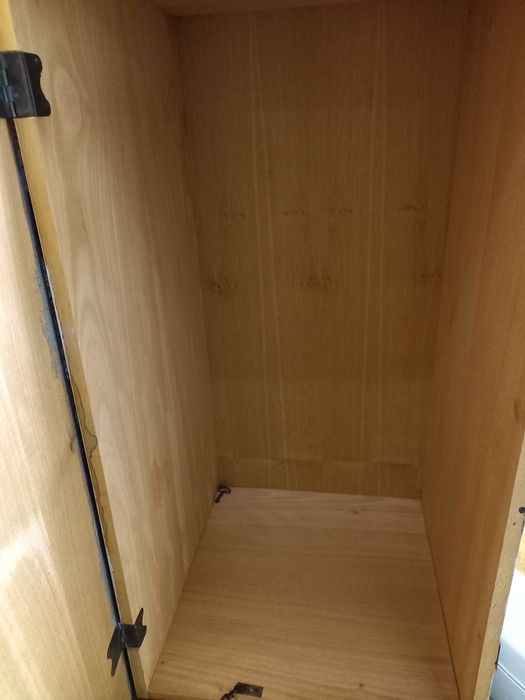 Arca de Madeira com Ferragens Antigas