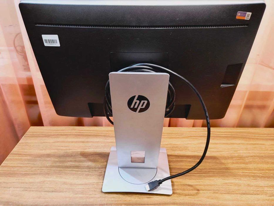 Уникальный мобильный игровой ПК (MSI VR ONE+ GTX 1070 8G + HP E222)