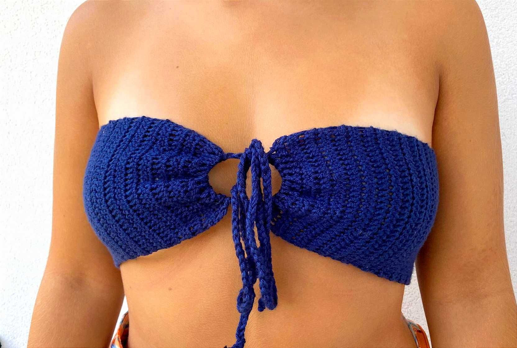 Top em crochet feito à mão