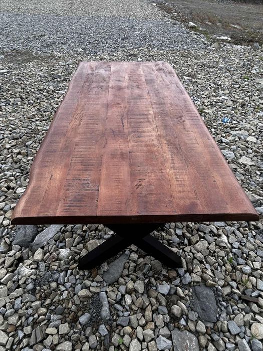 Stół drewniany w stylu loftowym