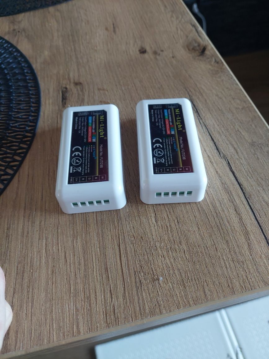 sterownik LED RGBW mi light fut 038