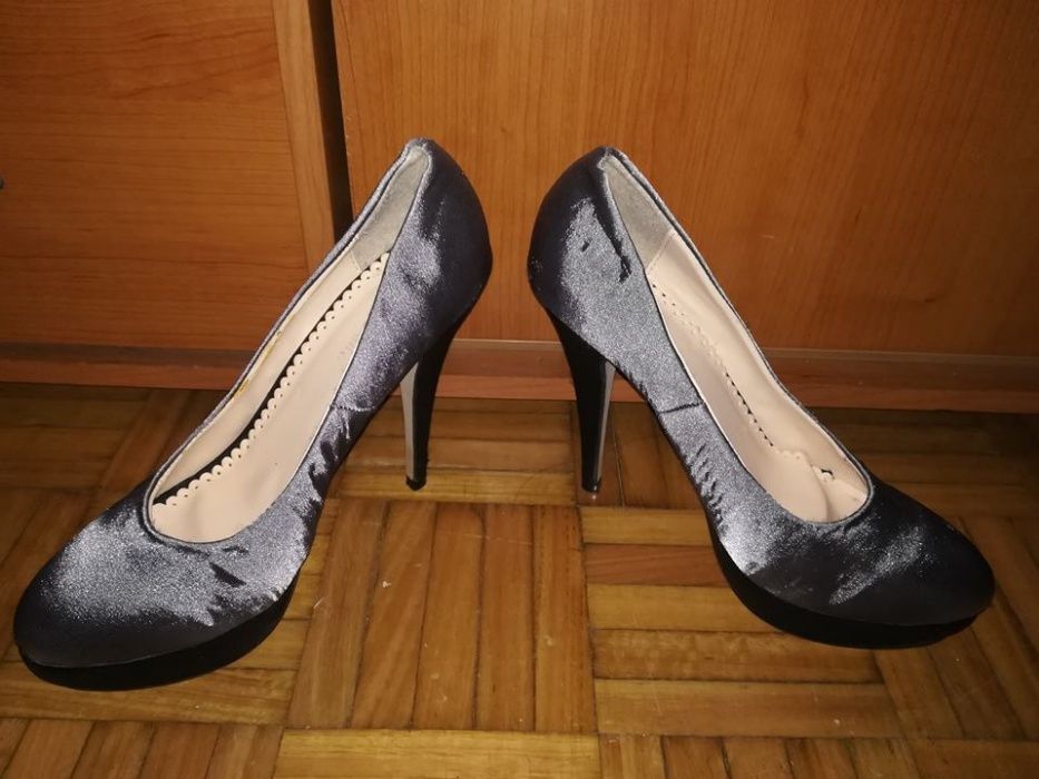 Sapatos de Cetim