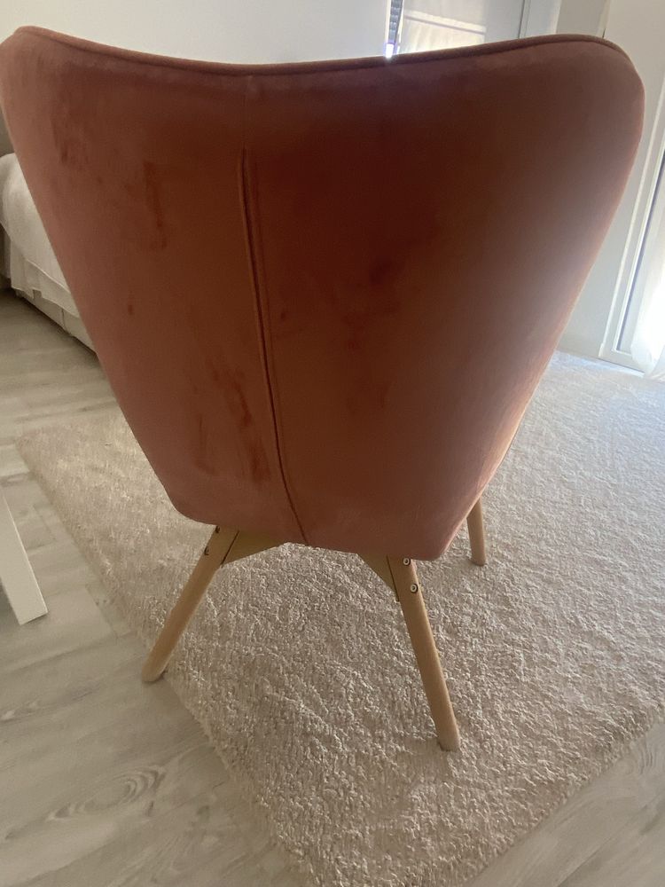 Poltrona veludo como nova  -rosa velho
