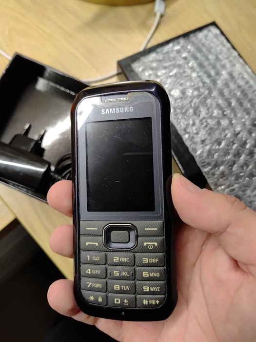 Solid jak nowy z folia na wyświetlaczu