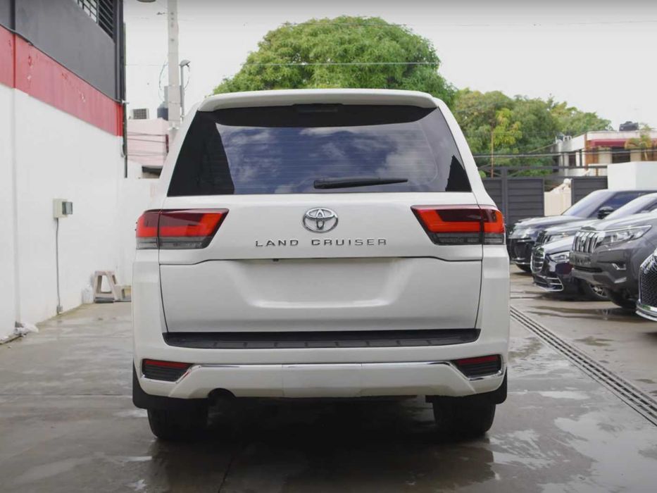 Рестайлинг Toyota Land Cruiser 200 в Land Cruiser 300
