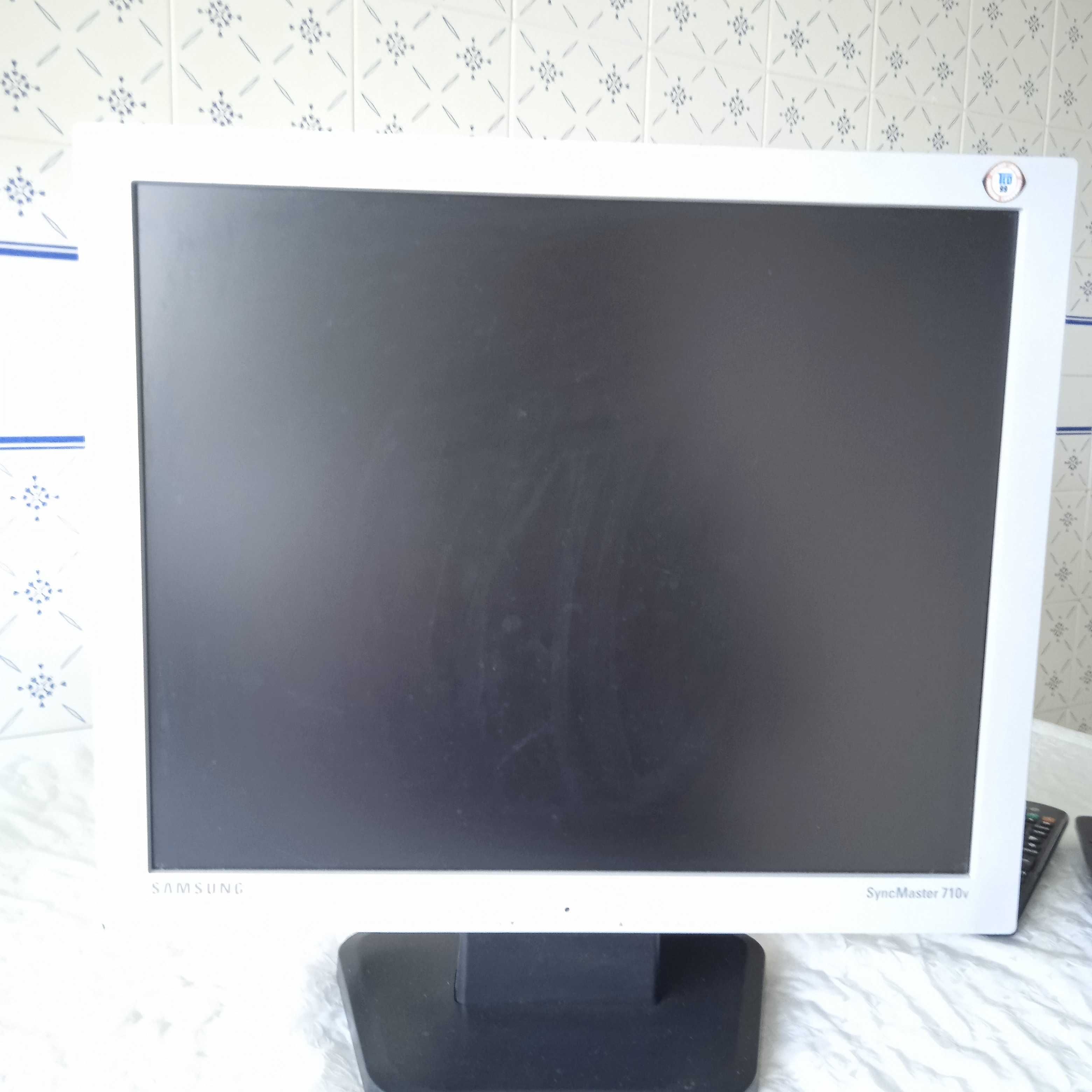 Monitor Samsung SyncMaster 710v