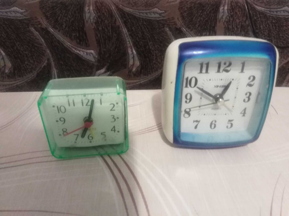 Світильники, будильники дешево