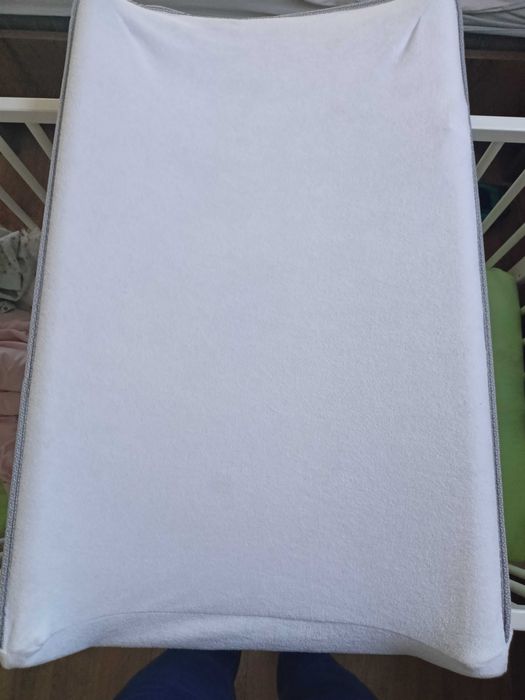 Przewijak na łóżeczko