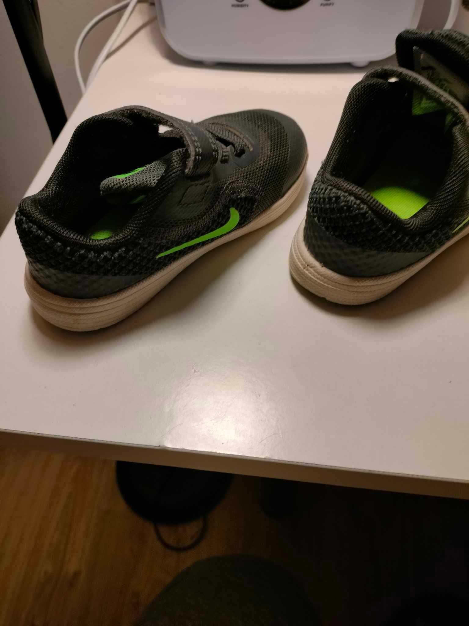 Buty Nike 23.5 Dziecięce stan bdb