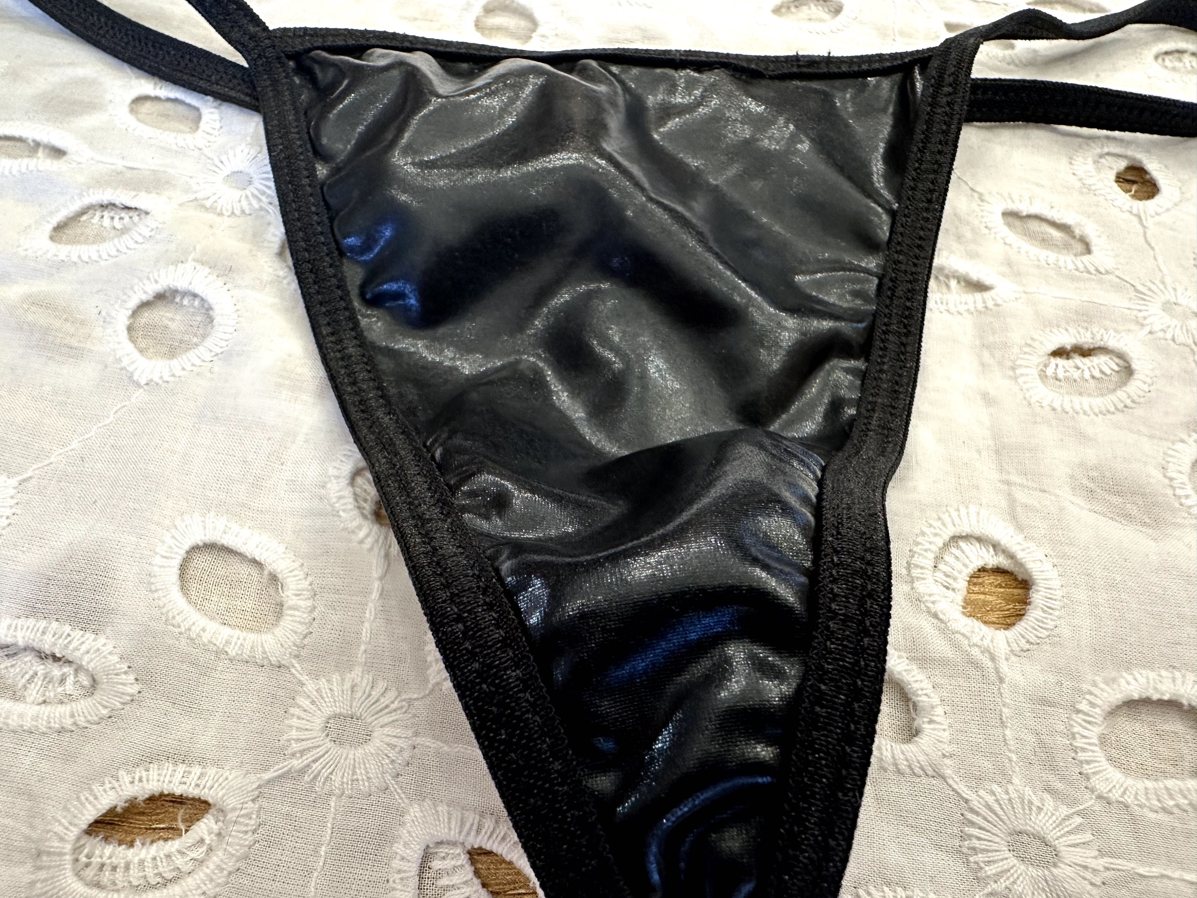 Exposed czxarne stringi S