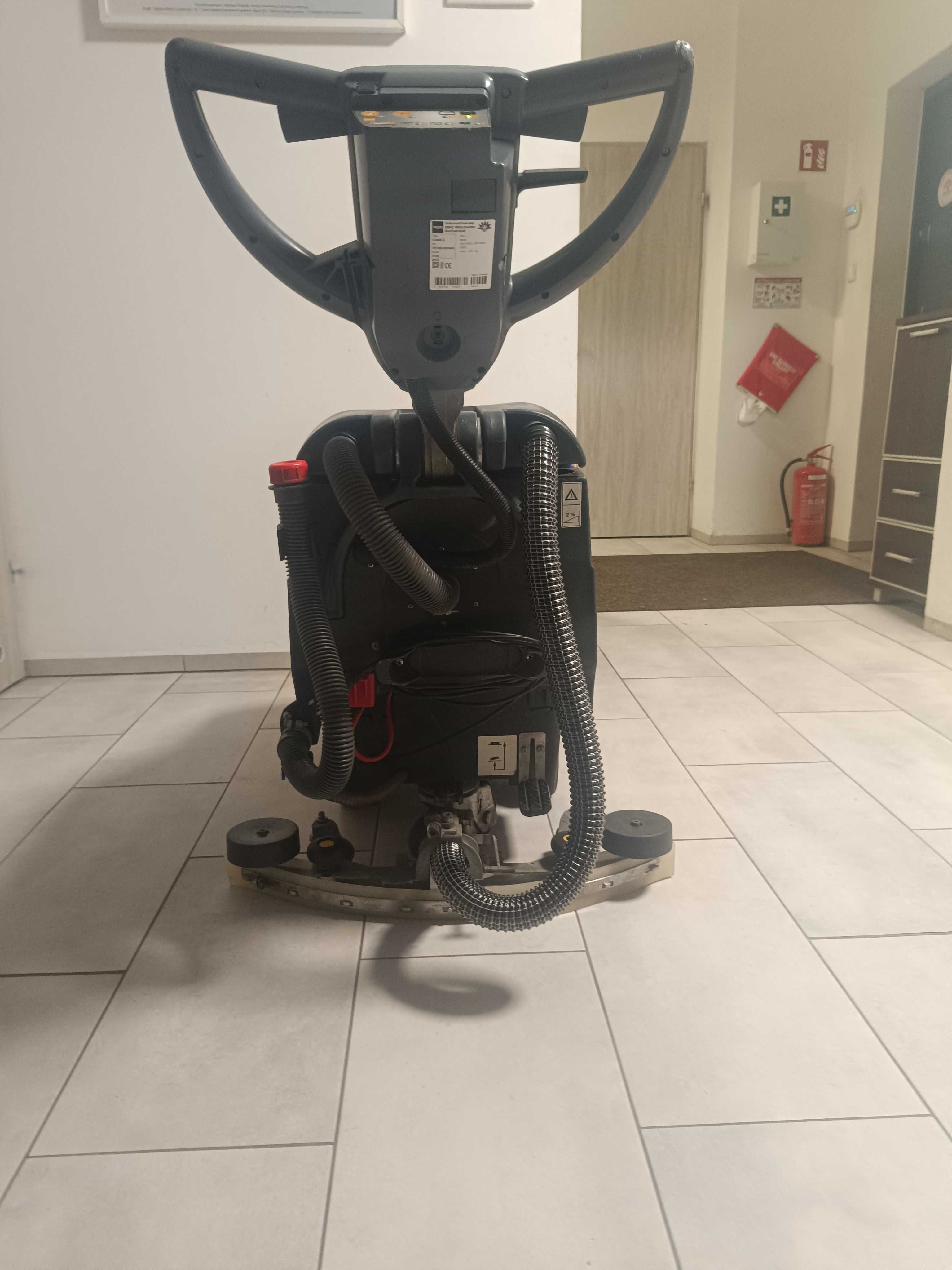 Szorowarka /maszyna czyszcząca Taski 450 Nowe Baterie