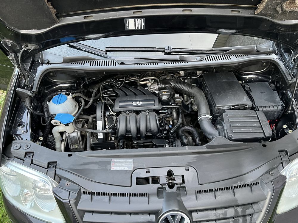VW Touran 2005 1.6 бензин