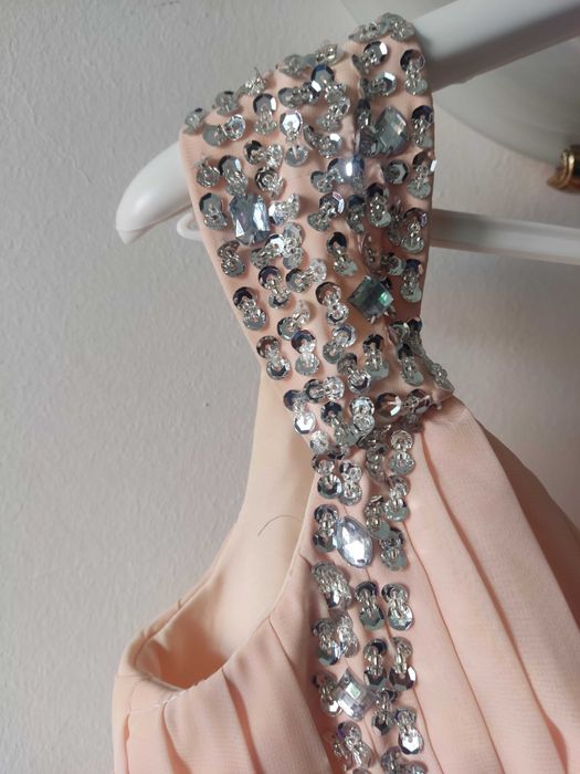 Novo vestido de cerimônia CLASSICO e Elegante