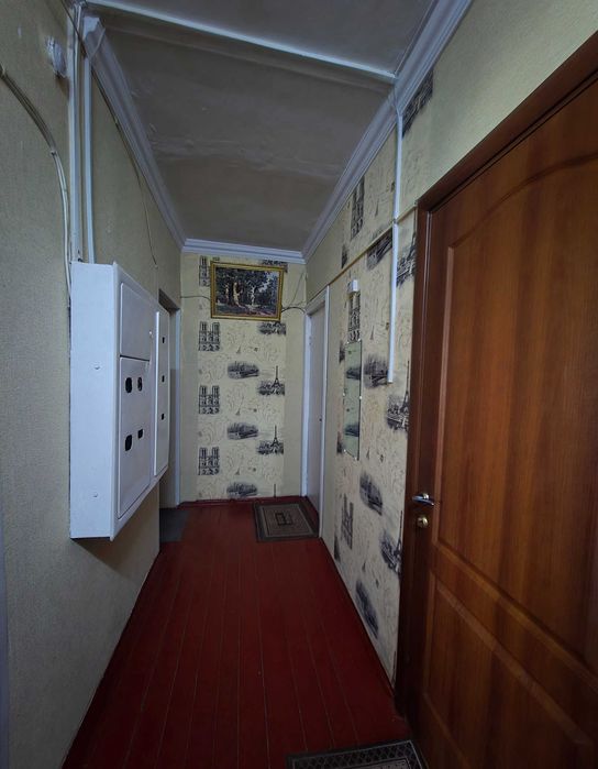 Продаж 4-х кімнат в комунальній квартирі на Вокзальній